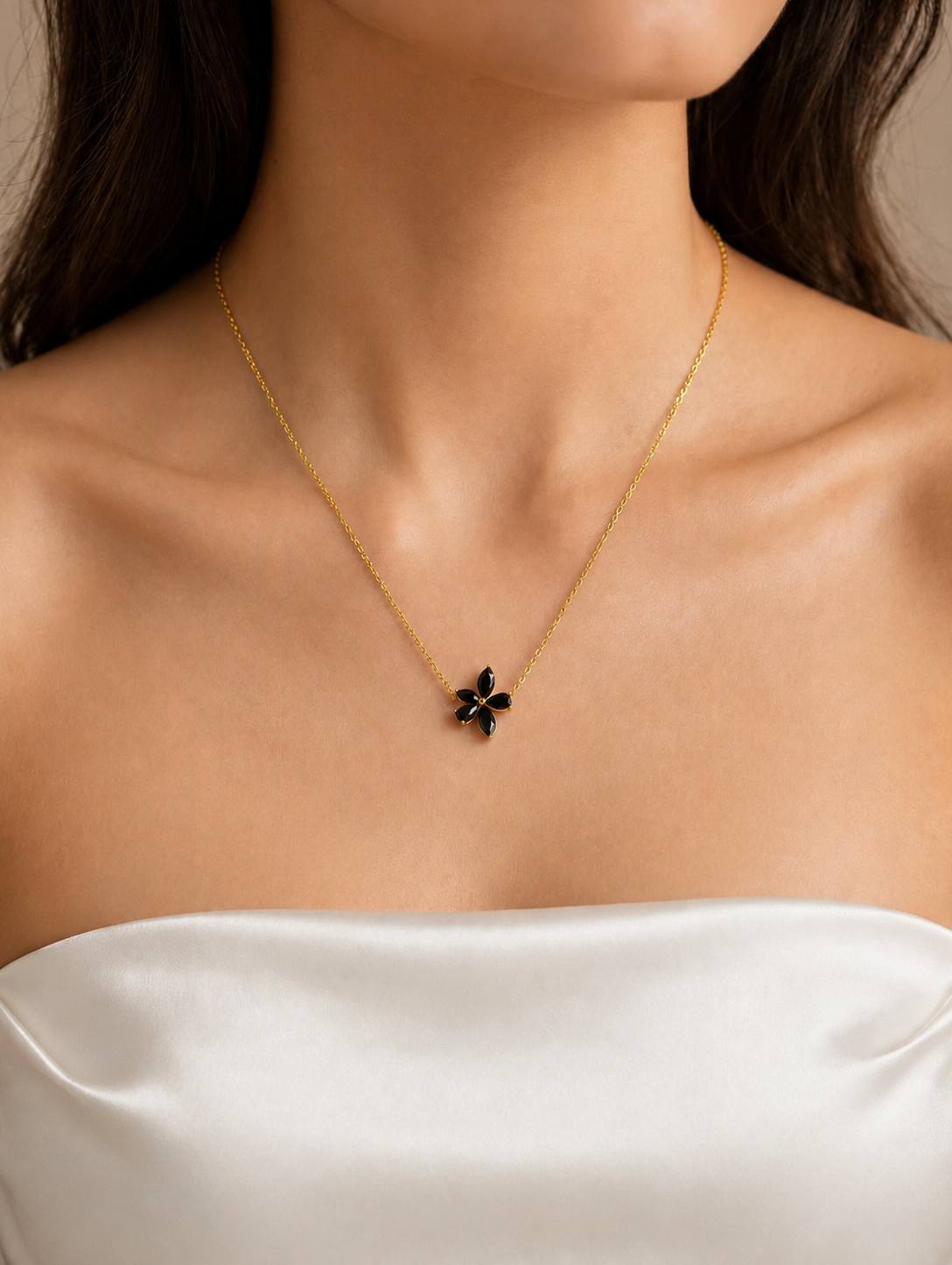 Midnight Bloom Gold Pendant Necklace details