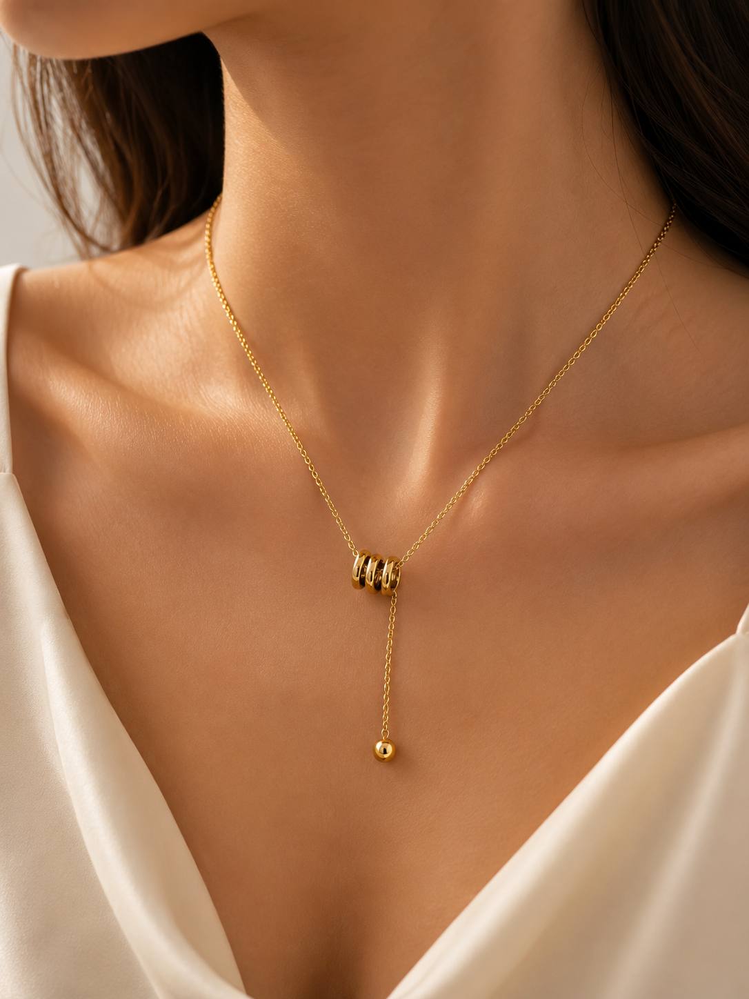 Auréa Cascade Gold Necklace details